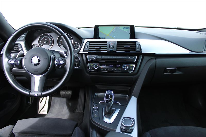 BMW Řada 4 420D xDrive 140kW M PAKET - fotka 13 z 27