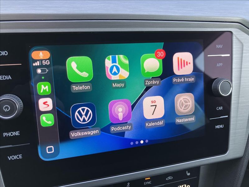 Volkswagen Passat 2,0 TAŽNÉ, KEYLESS, EL.KUFR - fotka 22 z 30