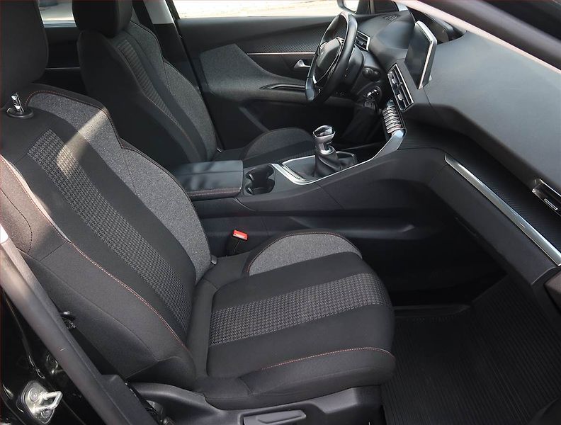 Peugeot 5008 (2017) PureTech 130, Serv.kniha - fotka 9 z 22