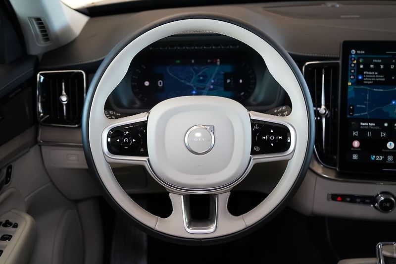 Volvo XC90 B5 PLUS Bright Vzduch, 360° - fotka 24 z 50