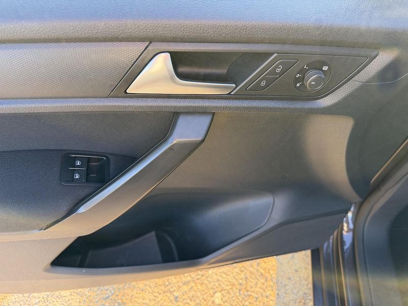 Volkswagen Caddy (2016) 2,0TDI LED 1MAJITEL r.1949 - fotka 14 z 76