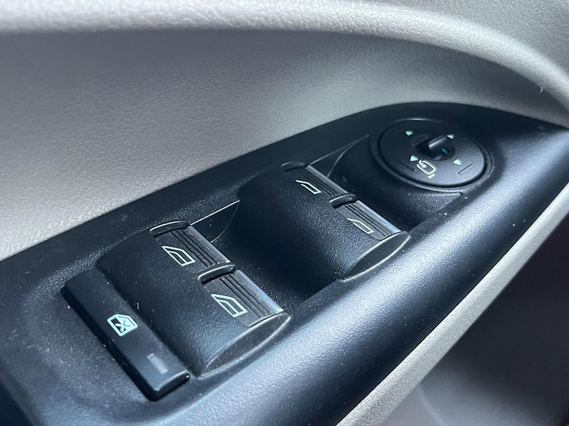 Ford Tourneo Connect (2018) 1.5 EcoBlue 88kW, ČR, Aut. - fotka 18 z 23
