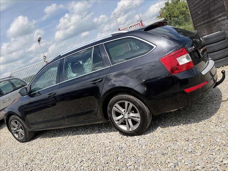 Škoda Octavia 2,0 TDI 4X4 TAŽNÉ 2T - fotka 7 z 24