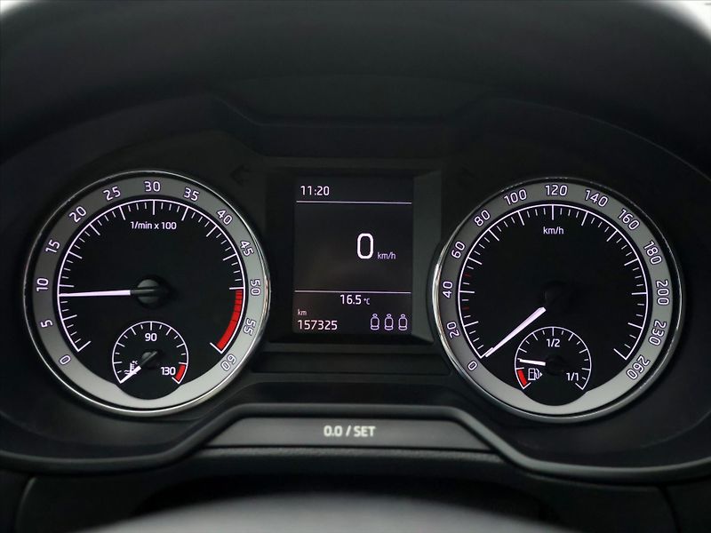 Škoda Octavia 2,0 TDi 110kW Style Aut.klima - fotka 16 z 30