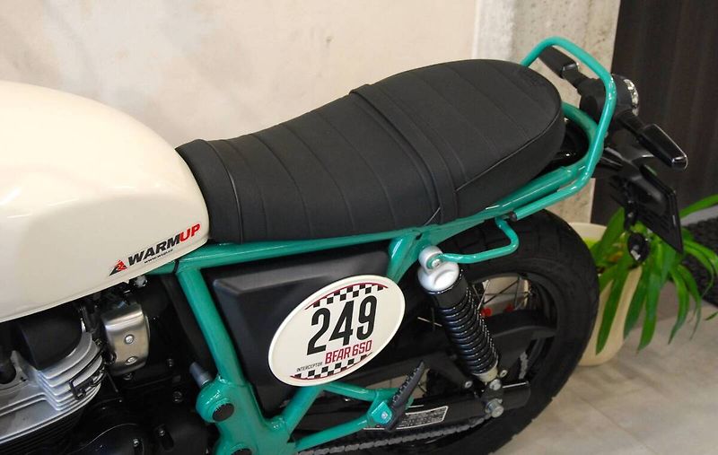 Royal Enfield (2025) Bear 650 - krásný stav, motocy - fotka 18 z 20