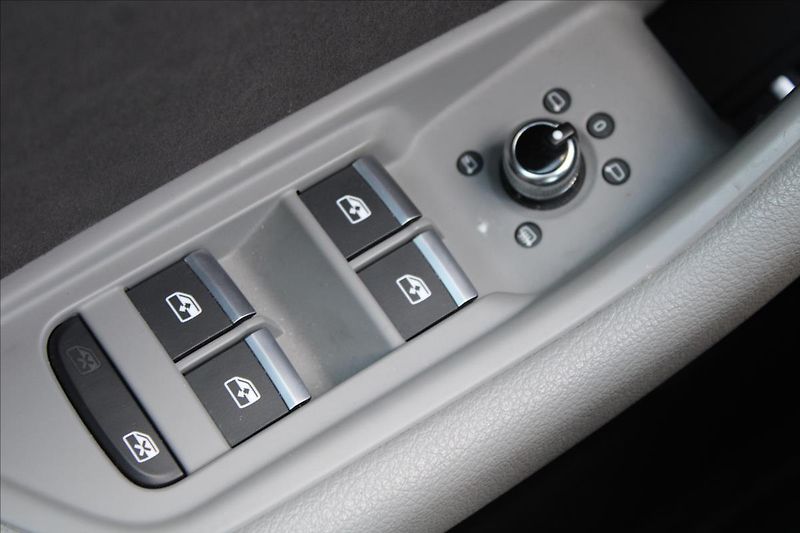 Audi A4 2,0 TDI  AUTOMAT,4x4,VIRTUAL - fotka 28 z 41