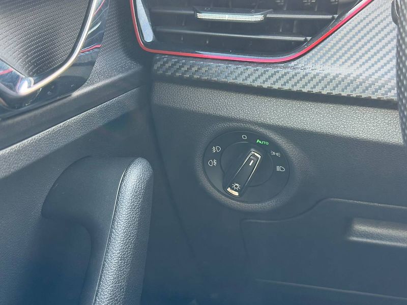Škoda Kamiq Monte Carlo 1,5 TSI 110 kW 7° - fotka 26 z 38