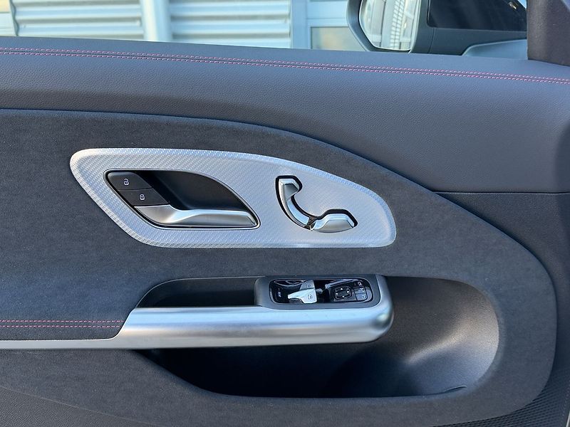 Mercedes-Benz CLA 250+ s technologií EQ - fotka 23 z 36