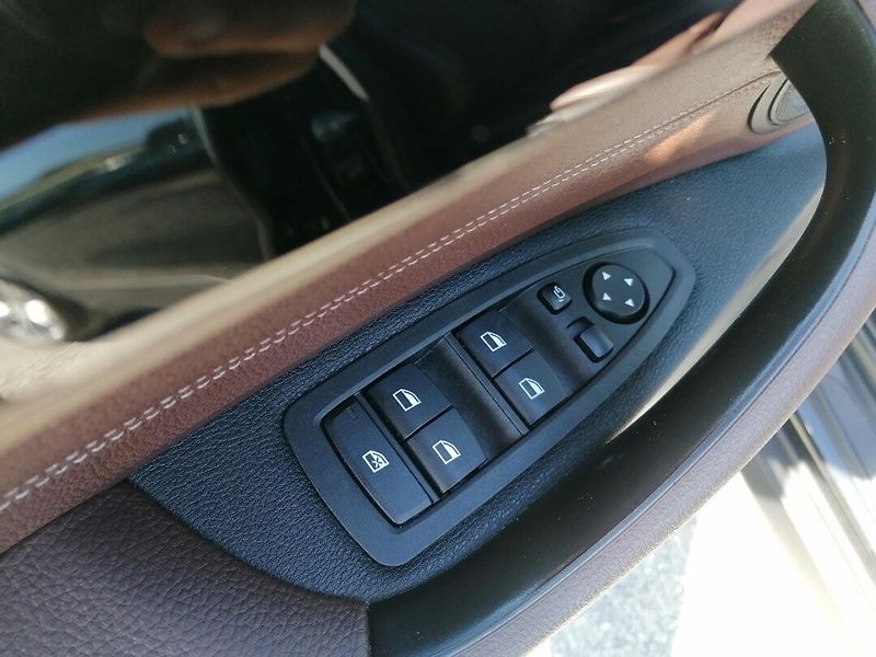 BMW X2 (2020) 2.0 20i 141kW A/T Kůže - fotka 33 z 36