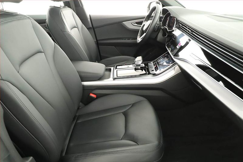 Audi Q8 (2023) 55 TFSI - fotka 7 z 20