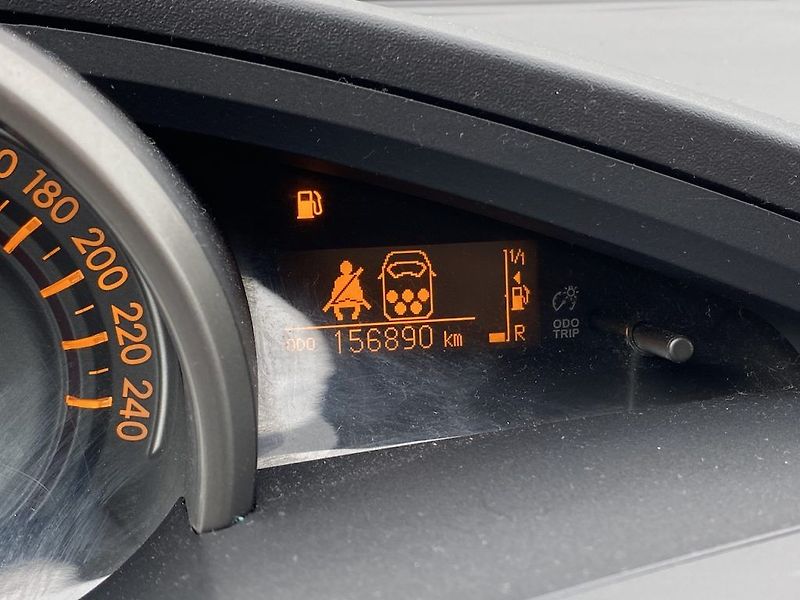 Toyota Verso 2.0D, ČR, Sol, 2x kola - fotka 11 z 15