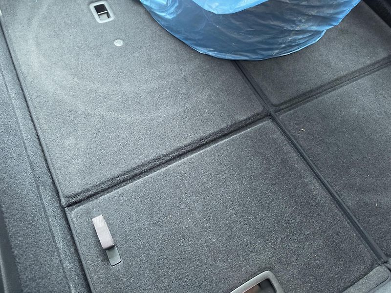 Volkswagen Sharan 2.0TSI Highline 7 TZ Masáž Led - fotka 23 z 24