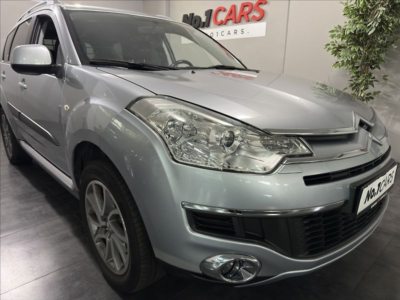 Citroën C-Crosser 2,2   HDI 4X4 EXCLUSIVE XENON - fotka 32 z 38