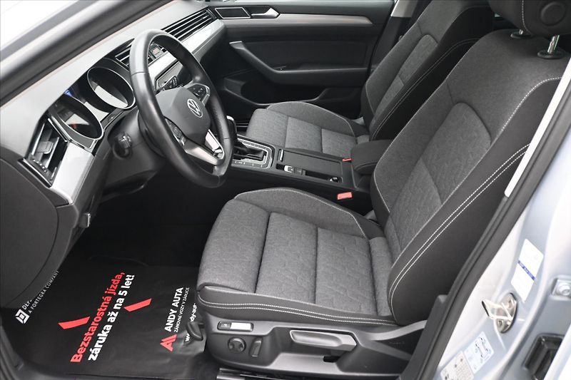 Volkswagen Passat 2,0 TDI 110 kW DSG Business Zá - fotka 13 z 32