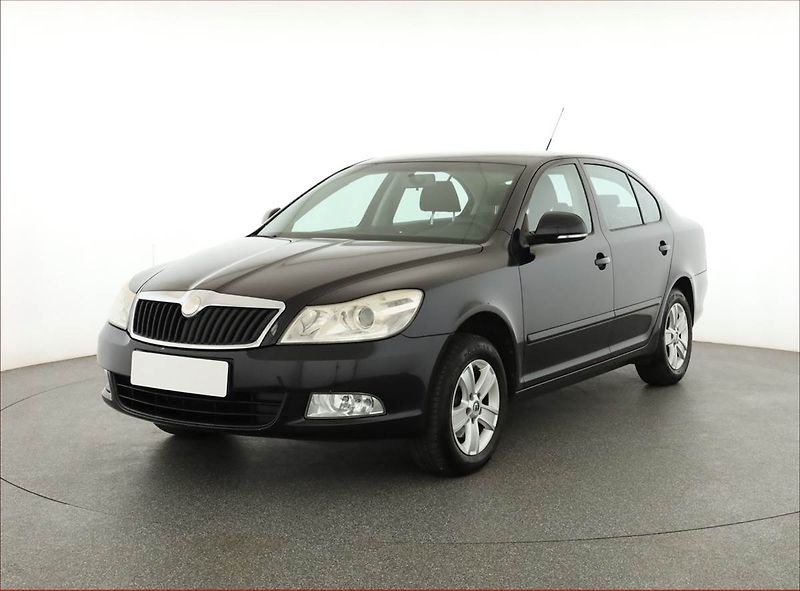 Škoda Octavia (2009) 1.6, Tempomat - fotka 2 z 12