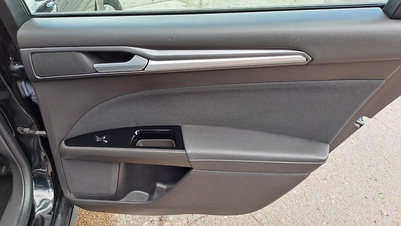 Ford Mondeo 2.0 TDCI Trend - fotka 10 z 27