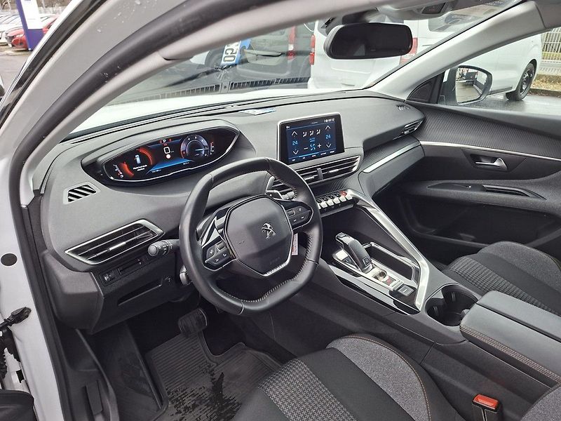 Peugeot 5008 ACTIVE 1,5 BHDI 130k EAT8 - fotka 10 z 24