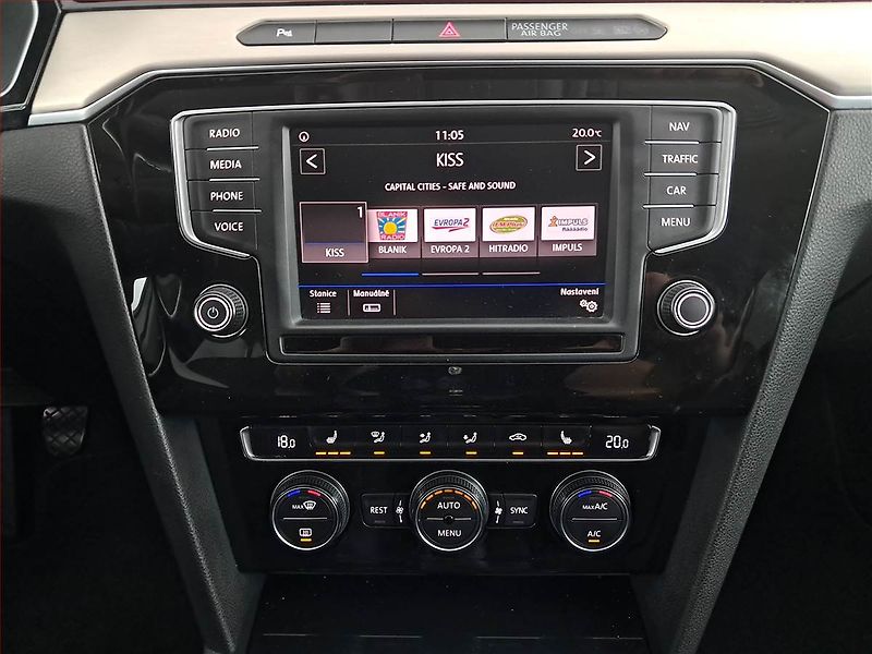 Volkswagen Passat (2016) Highline 2.0 TDI, Kůže, Navi - fotka 12 z 18
