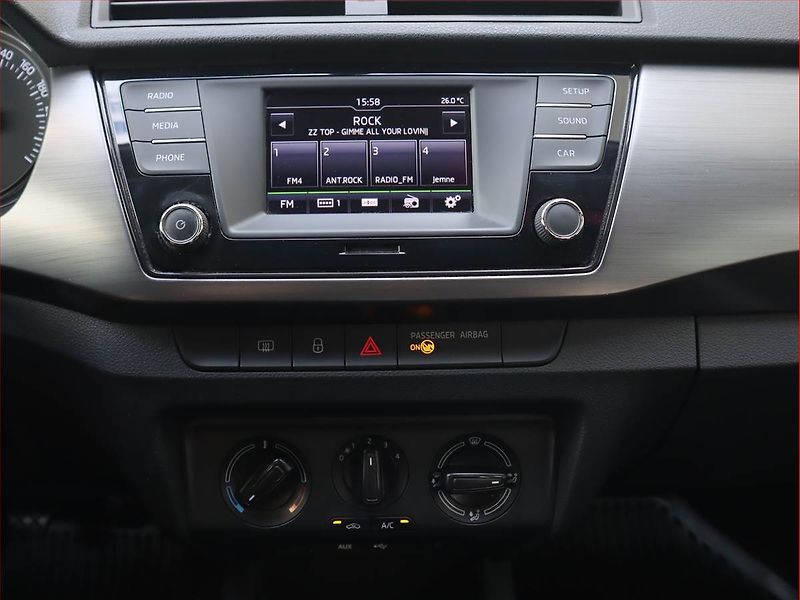 Škoda Fabia (2016) 1.0, Xenony - fotka 12 z 15