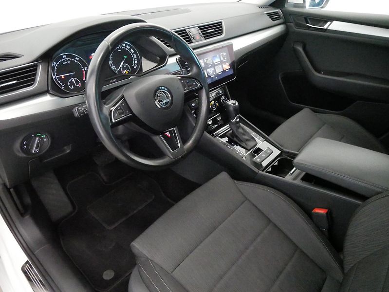 Škoda Superb - fotka 14 z 30