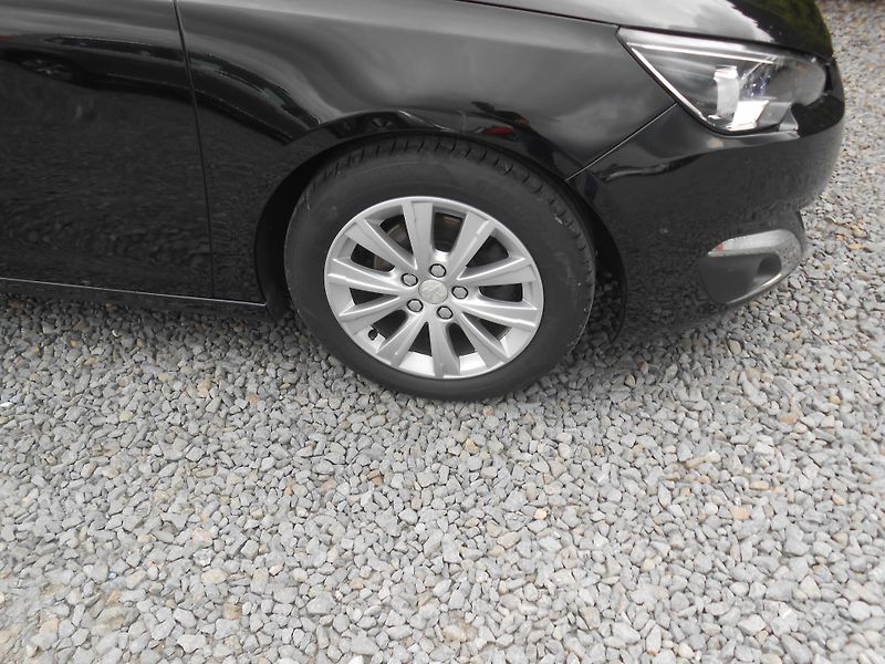 Peugeot 308 1.6HDi, KAMERA,NAVI,FULL LED! - fotka 14 z 40
