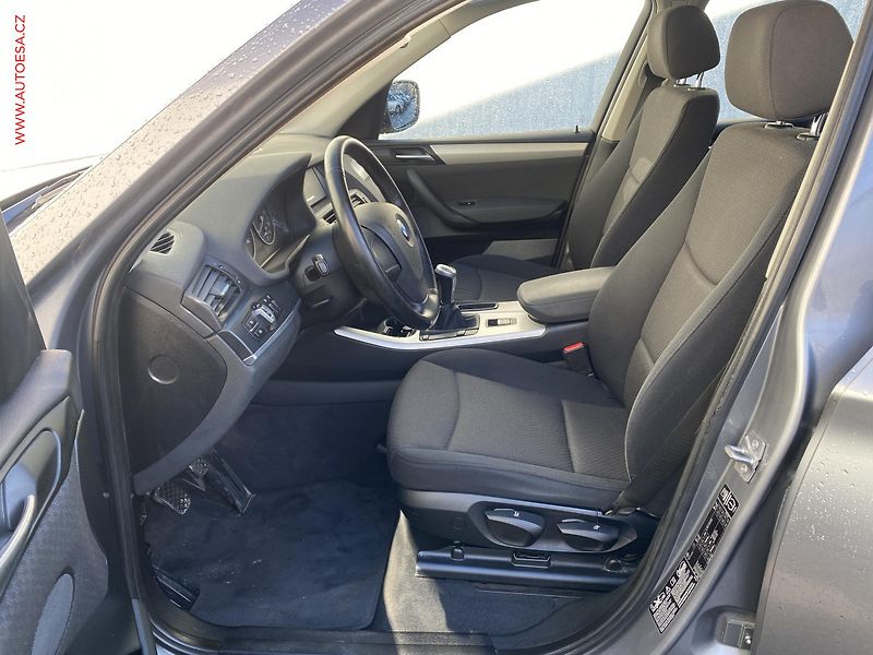 BMW X3 (2011) 2.0D xDrive20d, +ALU - fotka 9 z 17
