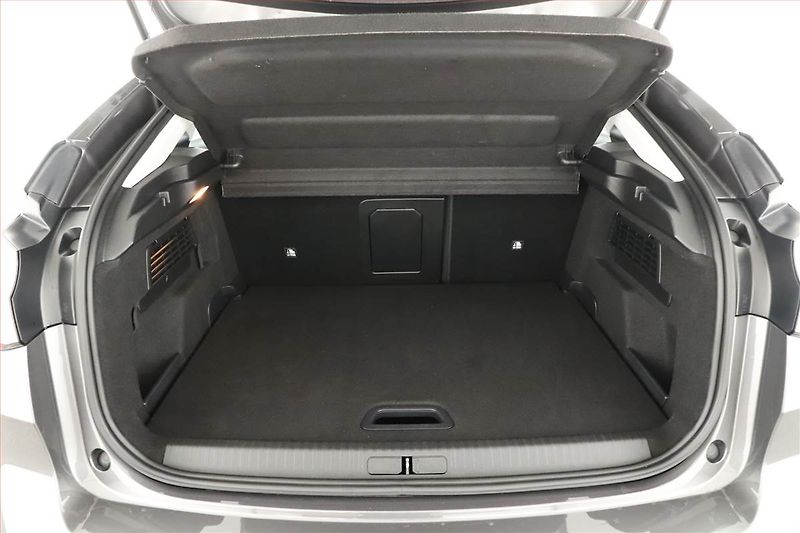 Citroën C4 (2023) 1.2 PureTech, Automat - fotka 16 z 17