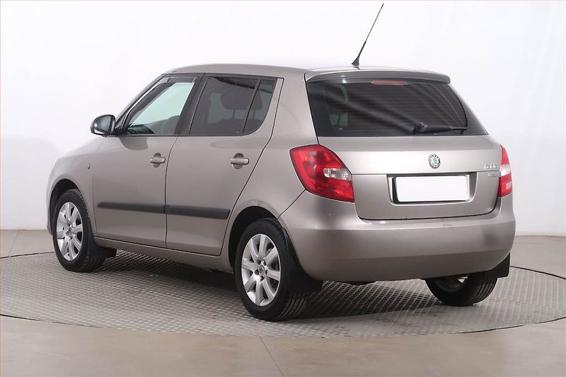 Škoda Fabia (2011) 1.2 TSI, Serv.kniha - fotka 4 z 16