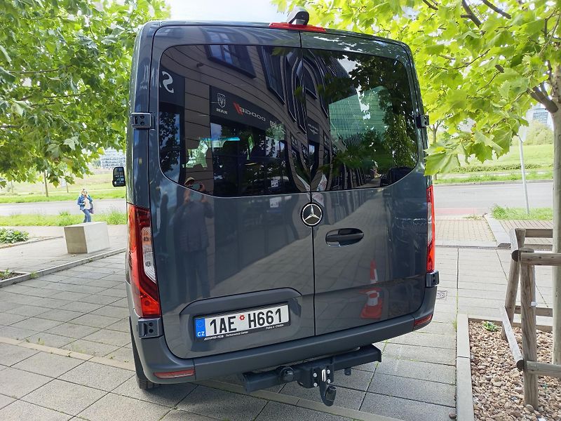 Mercedes-Benz Sprinter (2024) 319 CDI, 4x4, Tourer Select - fotka 3 z 29