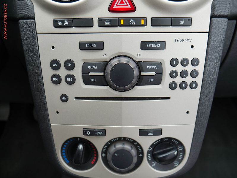 Opel Corsa (2008) 1.3CDTi, AC, výhřev sed - fotka 16 z 19