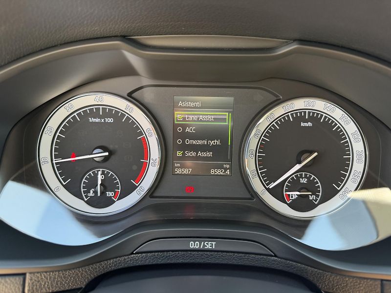 Škoda Karoq 1,5 TSi/110kW DSG - STYLE,TZ,. - fotka 44 z 88