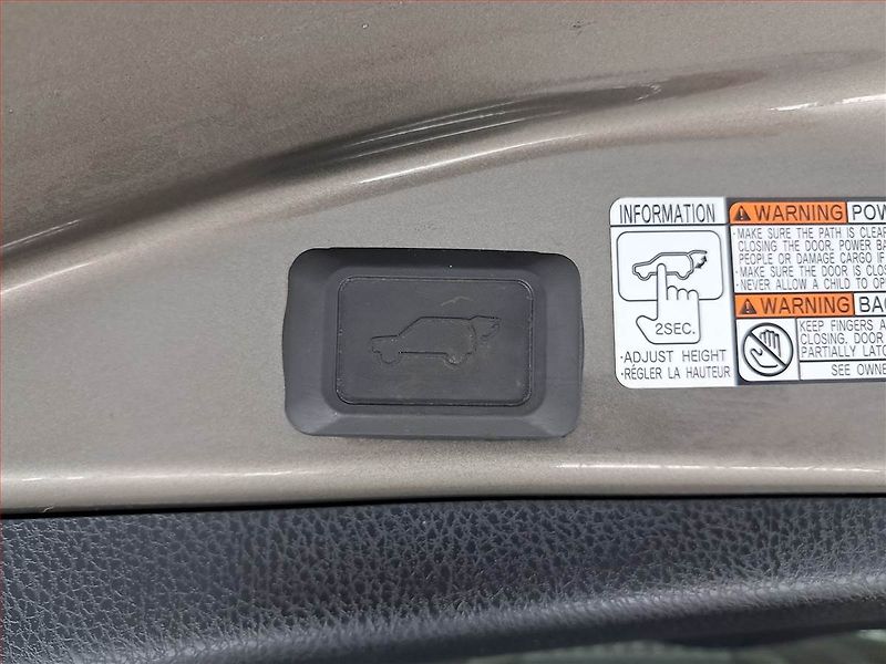 Toyota RAV4 (2014) 2.2 D-4D, 4X4, Xenony - fotka 20 z 20