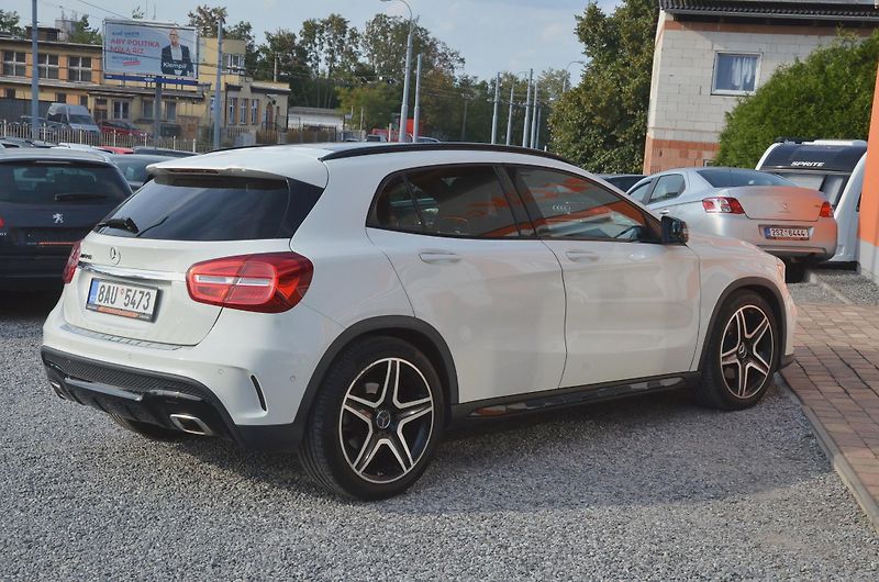 Mercedes-Benz GLA (2016) 220d 130kW 4Matic AMG LINE /ČR - fotka 6 z 38
