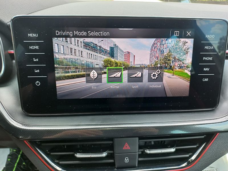 Škoda Scala (2023) 1.5TSi 110kW DSG Monte Carlo - fotka 22 z 24