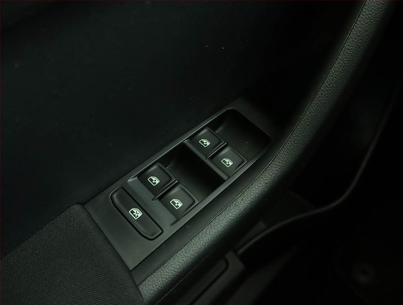 Škoda Fabia (2017) 1.0 TSI, Serv.kniha, Navi - fotka 16 z 16