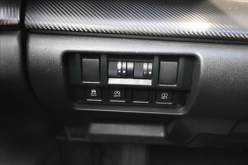 Subaru XV 1,6 i  1.maj.,ČR,serviska,DPH - fotka 19 z 34