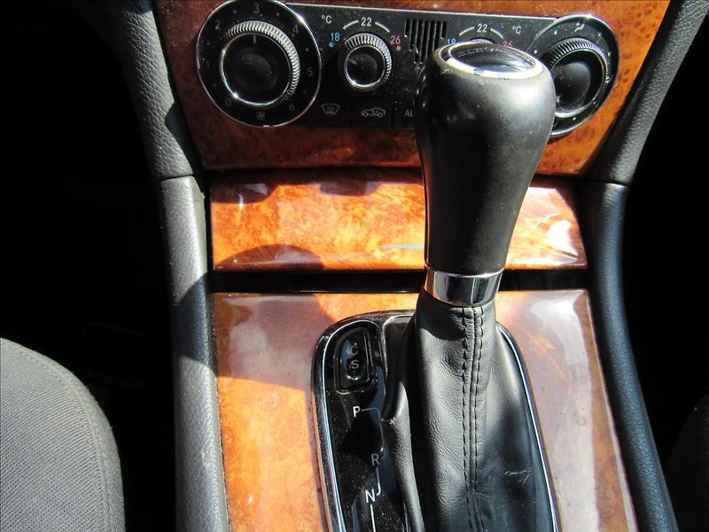 Mercedes-Benz CLK 2,7 270 CDI Elegance - fotka 18 z 27
