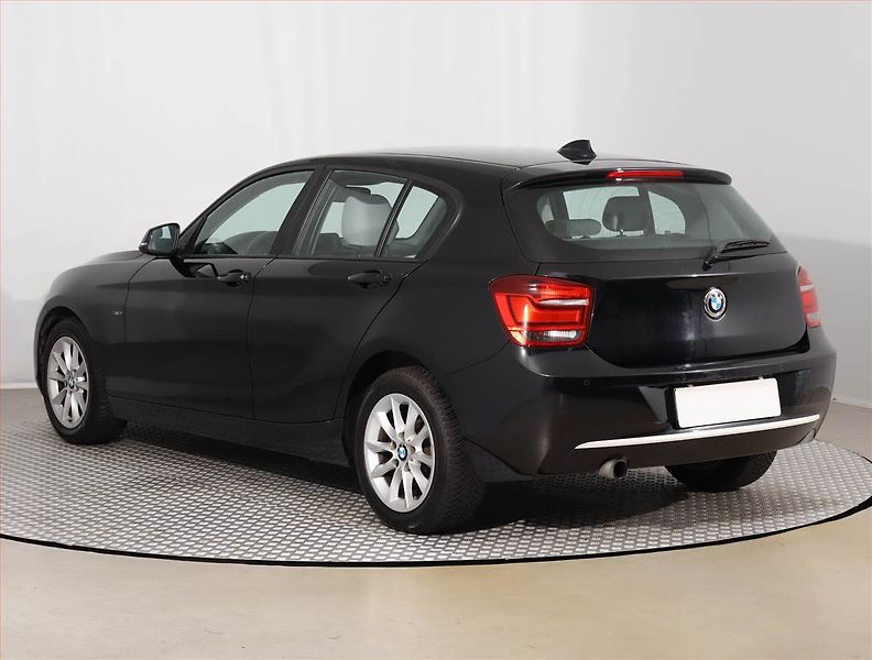 BMW Řada 1 (2014) 118i, Automat, Serv.kniha - fotka 4 z 16