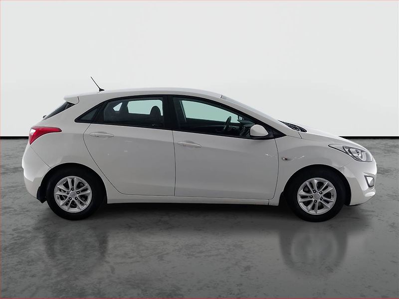 Hyundai i30 (2015) 1.4 CVVT, Tempomat - fotka 6 z 17