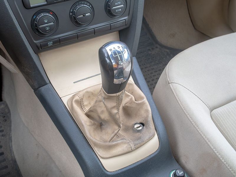 Škoda Octavia (2005) 1.9TDI 77KW – PO ROZVODECH - fotka 16 z 32