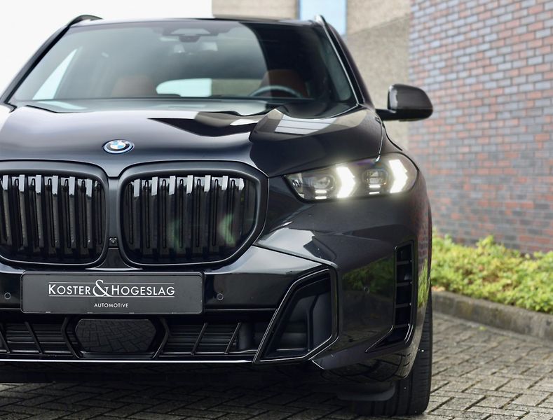BMW X5 (2025) 50e xDrive M SPORT Individual - fotka 13 z 53
