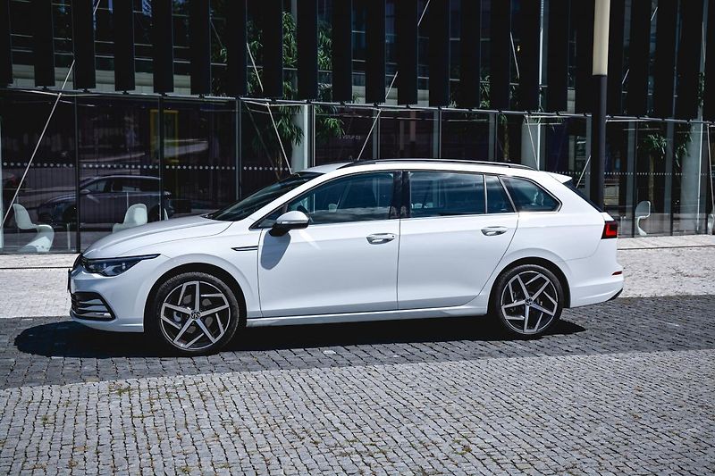 Volkswagen Golf Variant (2022) Style 1,5 eTSI 7DSG mHEV - fotka 29 z 40