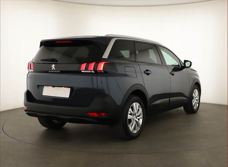 Peugeot 5008 (2019) 1.5 BlueHDi, 7 míst - fotka 5 z 21