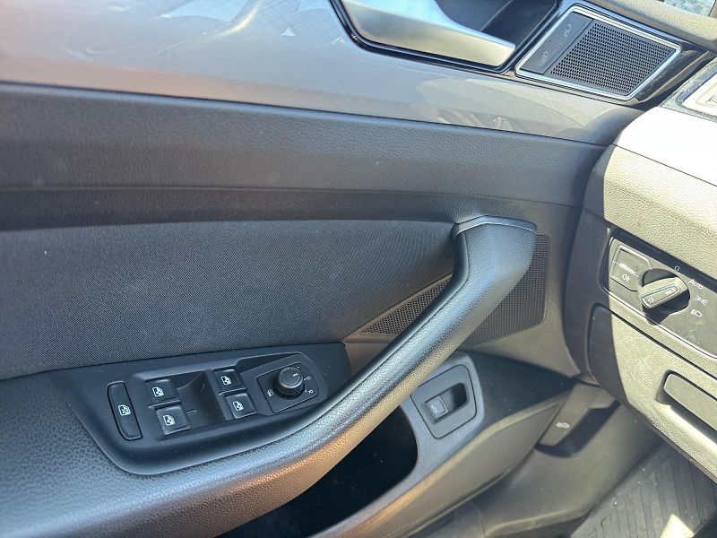 Volkswagen Passat Variant (2023) BUSINESS 2.0TDI 110kW DSG CZ - fotka 11 z 11
