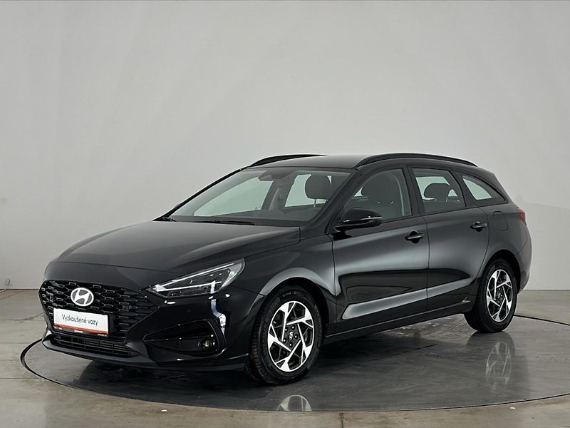 Hyundai i30 Smart DCT - fotka 1 z 26