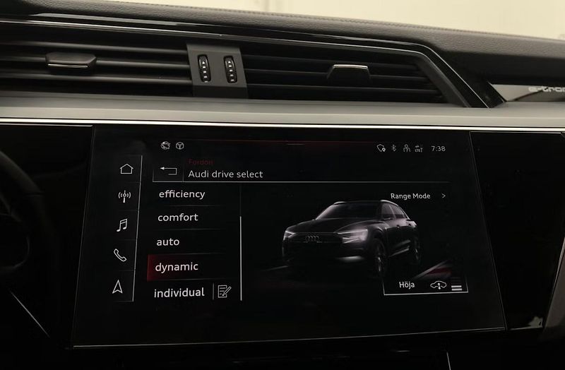 Audi Q8 e-tron 50 Q Vzduch. odpružení Kamera - fotka 29 z 32