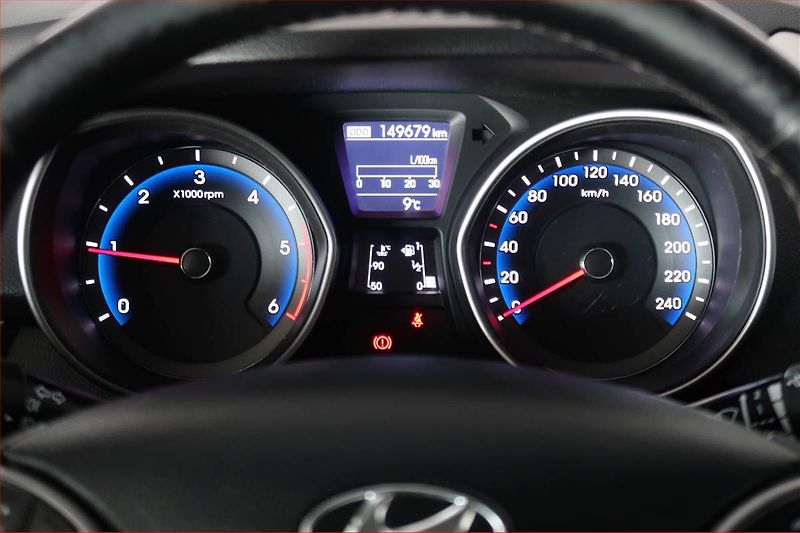 Hyundai i30 (2015) Weekend 1.6 CRDi, ČR,1.maj - fotka 11 z 16
