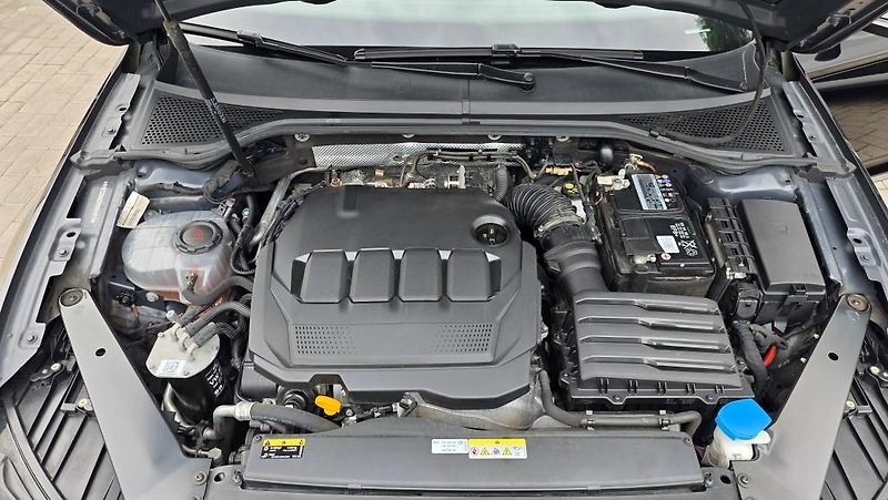 Volkswagen Passat (2023) 2.0 TDI 110kW DSG R-line - fotka 35 z 37