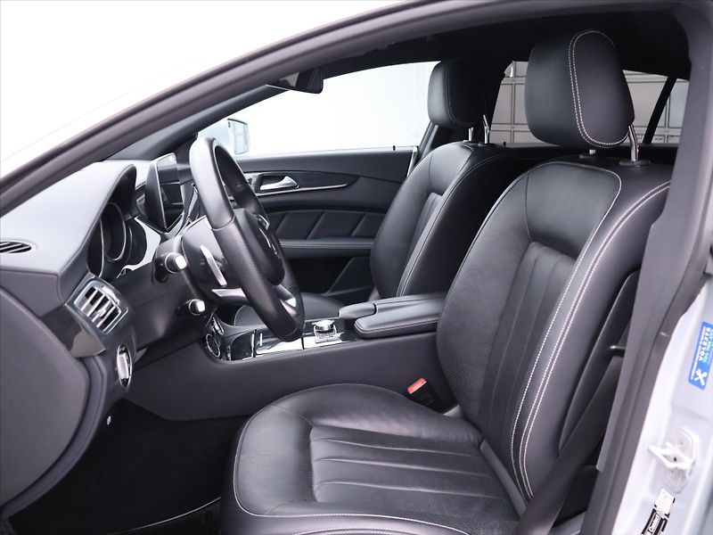 Mercedes-Benz CLS 3,0 350CDI 185kW AMG-Line 4M C - fotka 13 z 42
