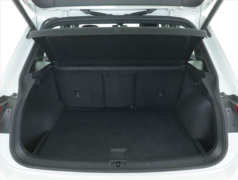Volkswagen Tiguan (2022) R-Line 2.0 TSI - fotka 14 z 19